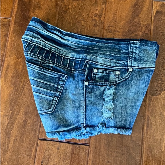 Ladies shorts - Picture 3 of 7